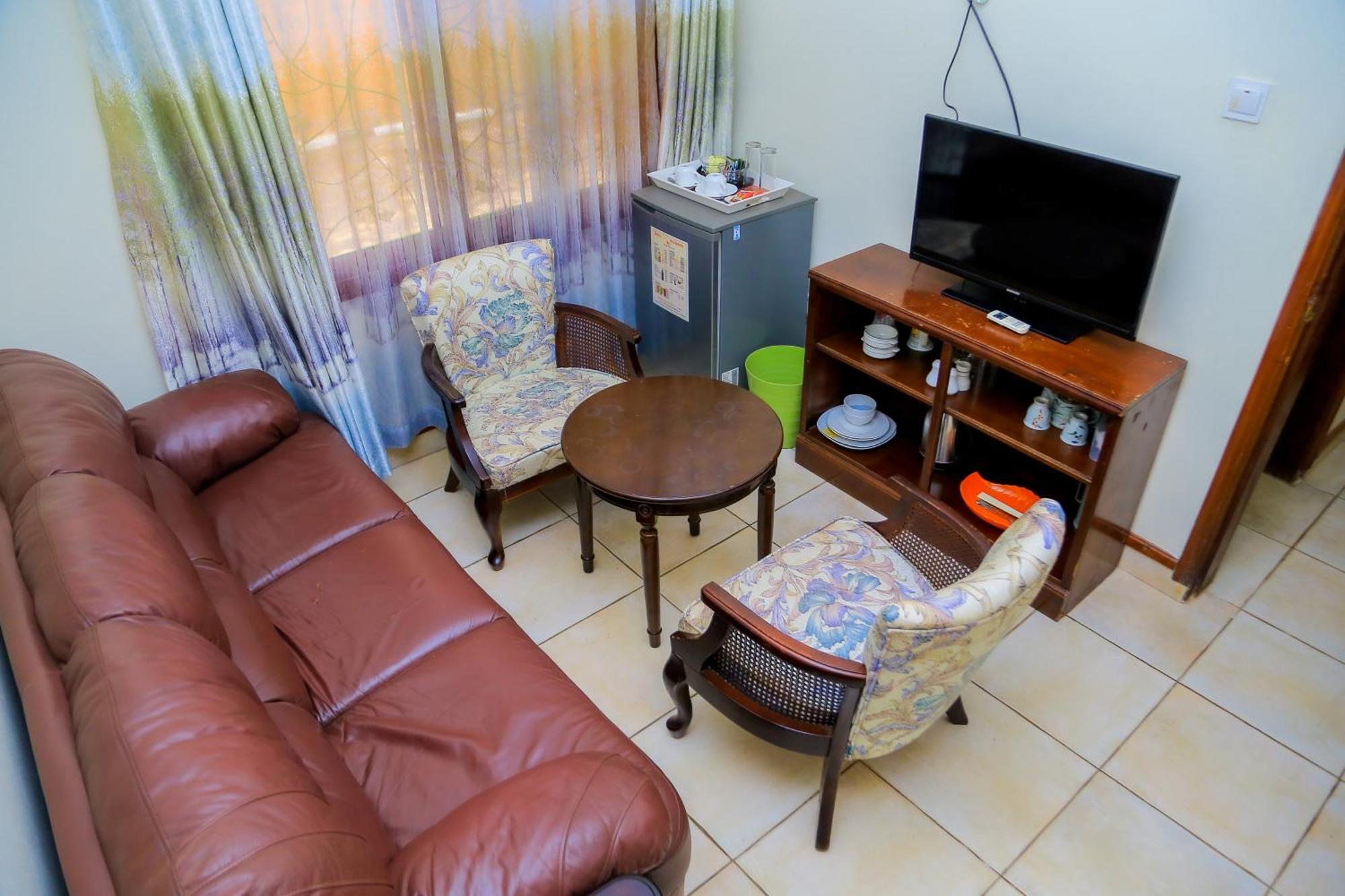 Shangri-La Hotel Muyenga Bugolobi Экстерьер фото