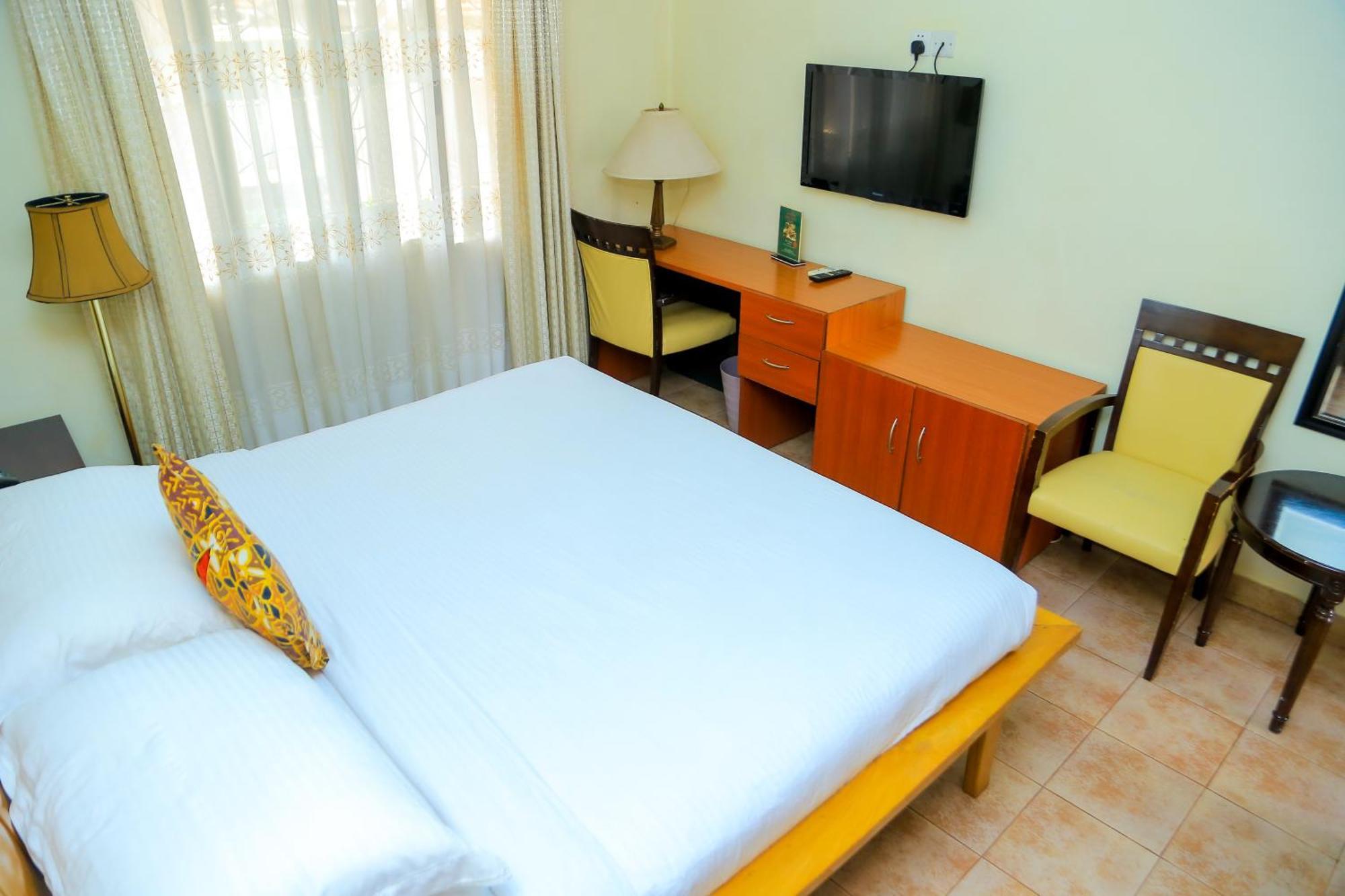 Shangri-La Hotel Muyenga Bugolobi Экстерьер фото