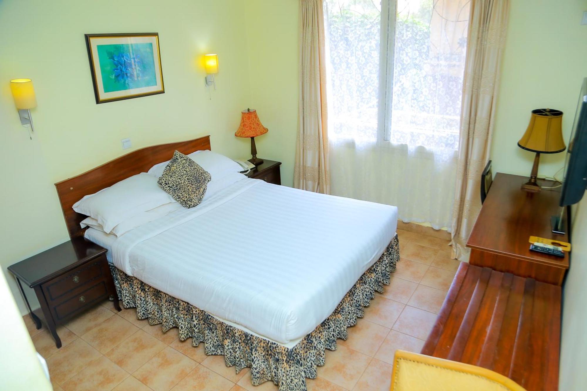 Shangri-La Hotel Muyenga Bugolobi Экстерьер фото